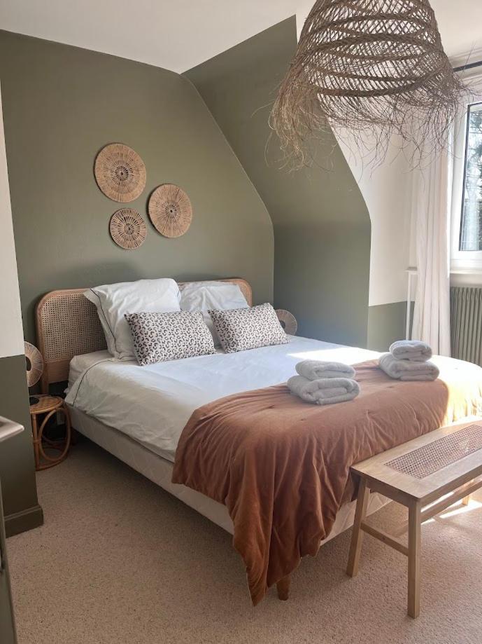 Les Glycines Bed & Breakfast Croix Luaran gambar